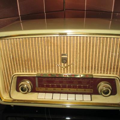Vintage Grundig Radio 