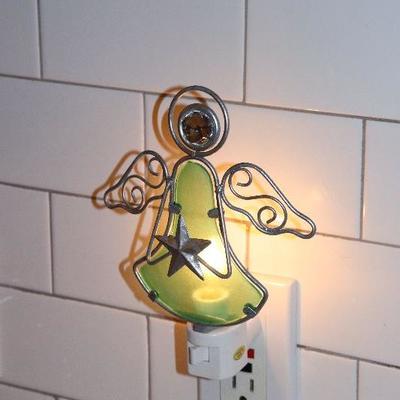 Angel stained glass nightlight $5