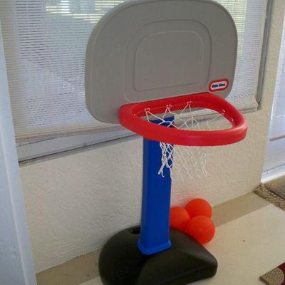 Toddler's Basket Ball Hoop