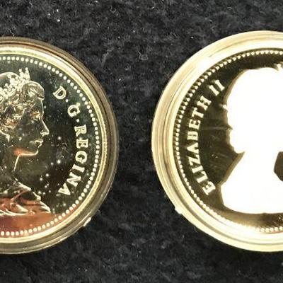 HKT323 A pair of Canadian Silver One Dollar Coins