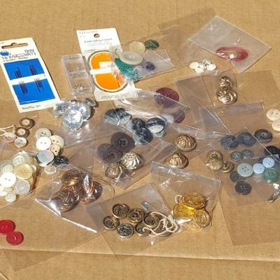 HKT219 Antique Buttons and Notions Lot