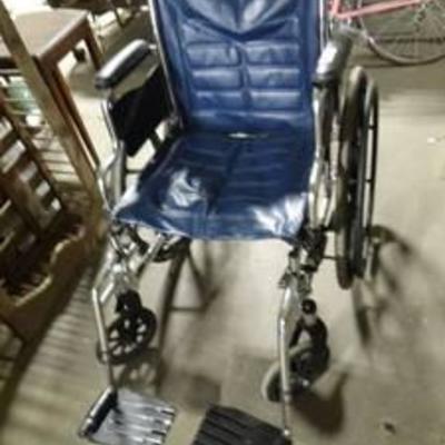 Wheel Chair w Footrests