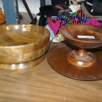2 Wooden Pedestal Bowls