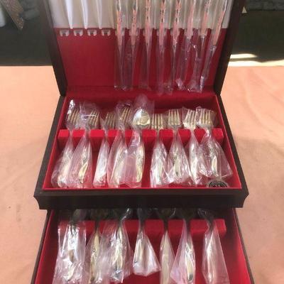 DCK224 Vintage Silver Wind by Hope Chest 48-Piece Silverplate Flatware Set