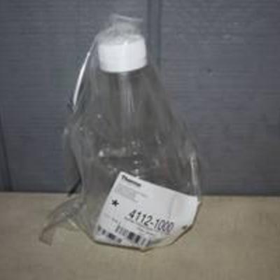 6 Thermo Scientific Sterile Disposable Flasks