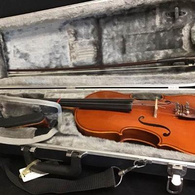 Yamaha Violin in Case