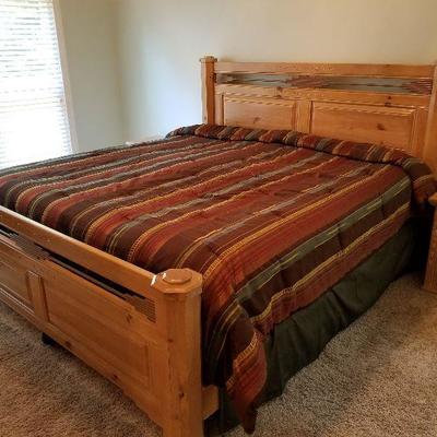 Lot # 72 - $ 300 Beautiful Wood KING Bed Set (Comforter and 4 matching pillows sold separate for $25)  
