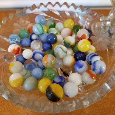 Close up picture of Glass Marbles from LOT # 37