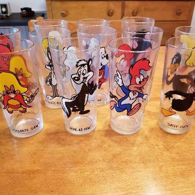 Lot # 36 - $45 Set of 12 Pepsi Looney Tunes glasses  