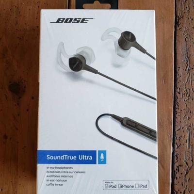 7021: Bose SoundTrue Ultra Headphones New in Box- Sealed
Bose SoundTrue Ultra Headphones New in Box- Sealed