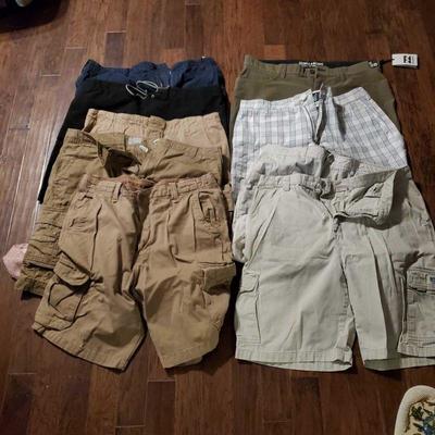 9 Pairs of Mens Shorts Size 36 & 38
Brands include Billabong, Lucky, public Opinion, sideout