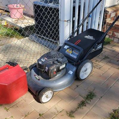 10017: Craftsman Lawnmower with Briggs & Stratron Engine
Craftsman Lawnmower with Briggs & Stratron Engine