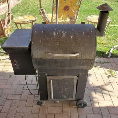 10007: 	
Traeger Century Wood Pellet Grill
Model number- BBQ07C.01 Measures approx 22"x40"x49"