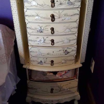 9005: Tall Jewelry Dresser
Measures approx 15"x17"x42"