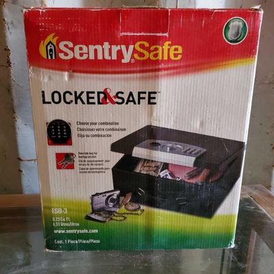 4211: New in Box, Sentry Safe Model ESB-3 .23 Cu.ft Safe
New in Box, Sentry Safe Model ESB-3 .23 Cu.ft Safe