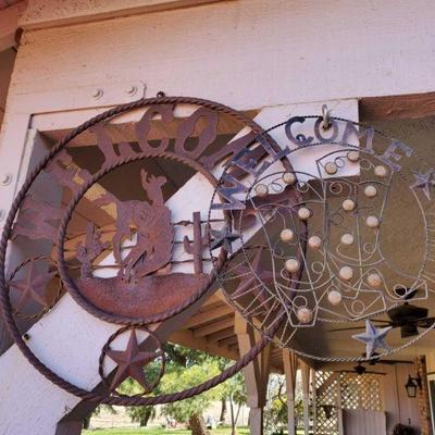 5005: Two Metal "Welcome" Signs
Measures approx 22" and 16" in Diameter