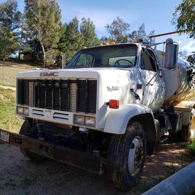 70: 1989 GMC Top Kock 7000 Diesel Water Truck
VIN: 1GDM7D1Y3KV510451 Mileage: 77,061 Manual transmission