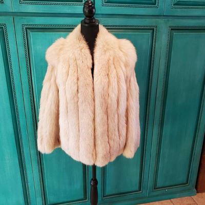 Tory Burch Poncho size Med
Size med