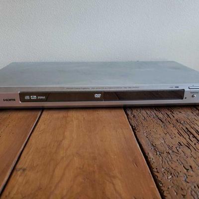 7020: Sony CD/DVD Player
Model DVP-NS71HP
