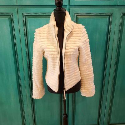 Authentic Fur White Jacket
Size shoukd be med/small