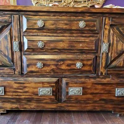 9001: Large Dresser
Measures approx 19