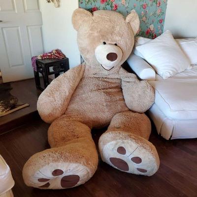 7302: Gigantic Stuffed Teddy Bear
Measures approx 8'x5'