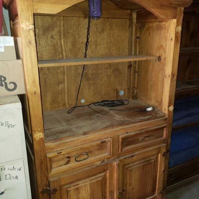 4200: Wooden China Hutch with Light
Measures approximately 79" x 48" x 24"
