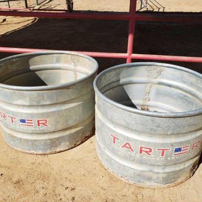 4005:2 Tarter 105 Gallon Water Troughs
Measures approximately 36" x 24" and 36" x 24"
