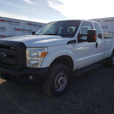 2014 Ford F-350 4x4, Weather Guard Tool Box and Diesel Tank. CURRENT SMOG
Weather Guard tool box and diesel tank/pump in bed. Power...