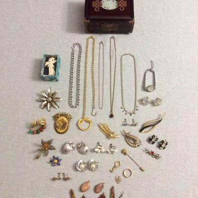 MVP019 Oriental Jewelry Box & Vintage Costume Jewelry 