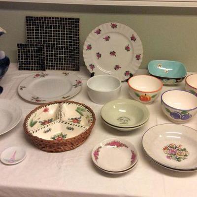 MVP039 Vintage Ceramic Dishes