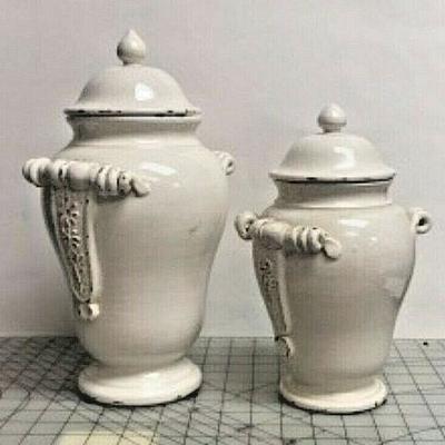 https://www.ebay.com/itm/124082616333 SM3048: TWO WHITE CERAMIC JARS WITH LIDS