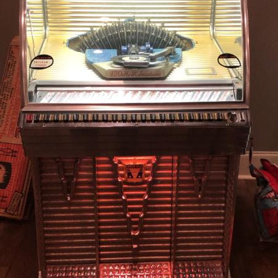 https://www.ebay.com/itm/114119667647 WY1007: Rock ALO Jukebox (Happy Days Model) Works Local Pickup 