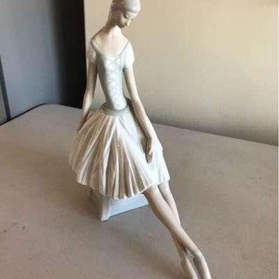 Iladro Ballerina Figurine