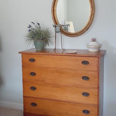 Incredible pine (?)  drawer antique dresser.  Very Early piece - 