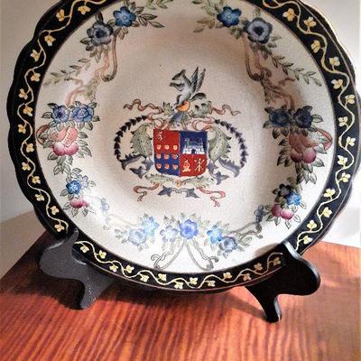 Large Porcelain Plate with coat of arms 