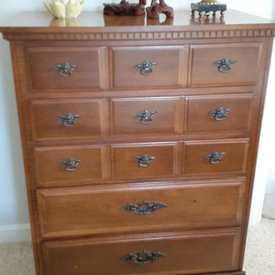 Vintage Maple chest of drawers