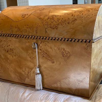 Decorative Crafts Inc Expertly Hand Crafted Imports burl Wood With Key Lock Made In Italy