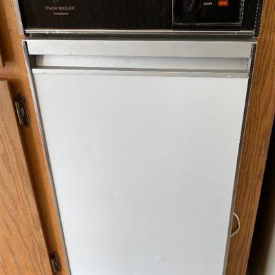 Whirlpool Garbage compactor