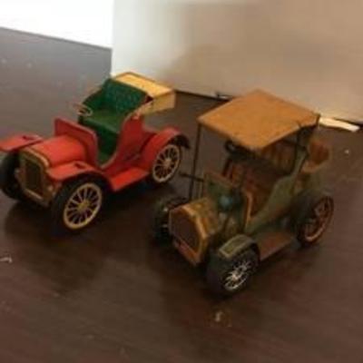 2 Tin Cars
