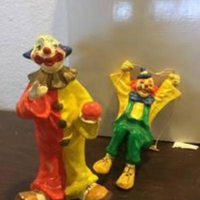 2 paper mache clowns
