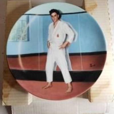 Plate Decor , Going For The Black Belt