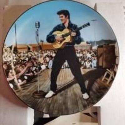 Plate Decor , Back In Tupelo 1965