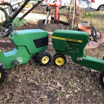 Metal John Deere Toy Tractor