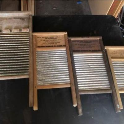 Washboards of All Shapes and Sizes