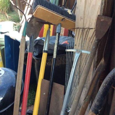 Yardwork Tools Lot 12 Pcs