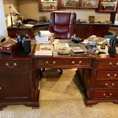 Office Desk
Writing Desk