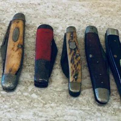 Pocket knives, some are vintage with american manufacturers names.