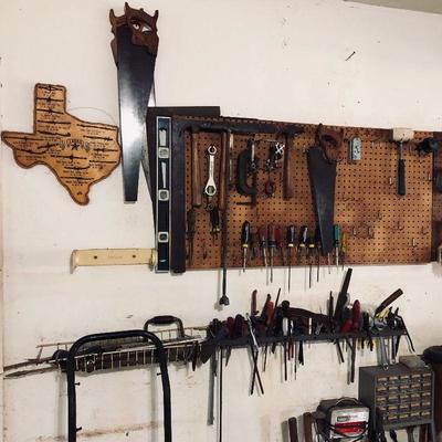 Many hand tools.
