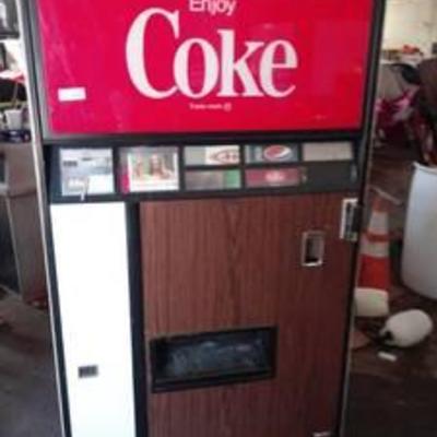 #Coke Branded Vendo Pop Machine Model V182-322
